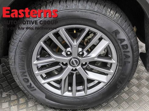 Used 2022 Nissan Rogue S image 30