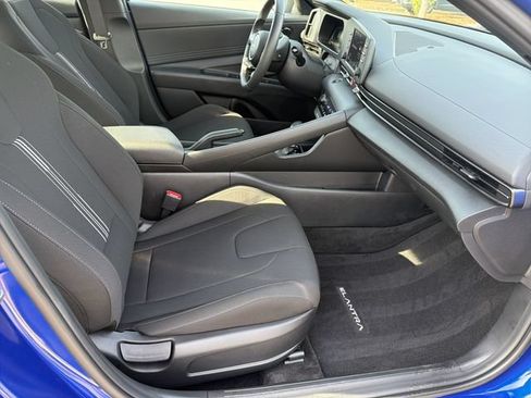 Certified 2025 Hyundai Elantra Sport FWD image 13