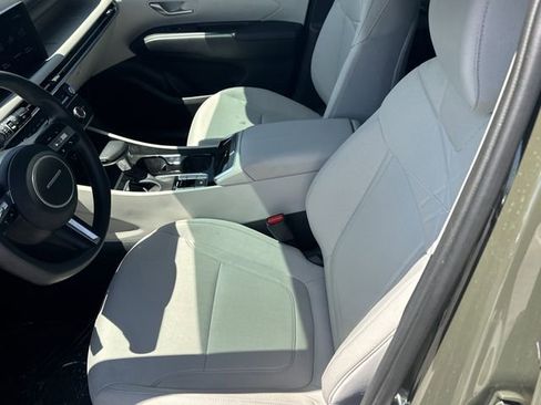 Certified 2025 Hyundai Tucson SE image 17
