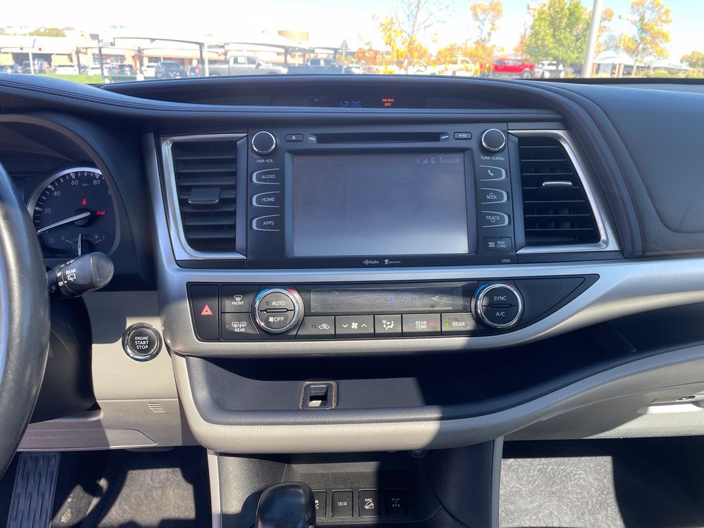 Used 2014 Toyota Highlander XLE AWD/4WD image 22
