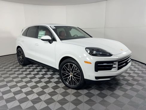 Certified 2026 Porsche Cayenne AWD/4WD image 7