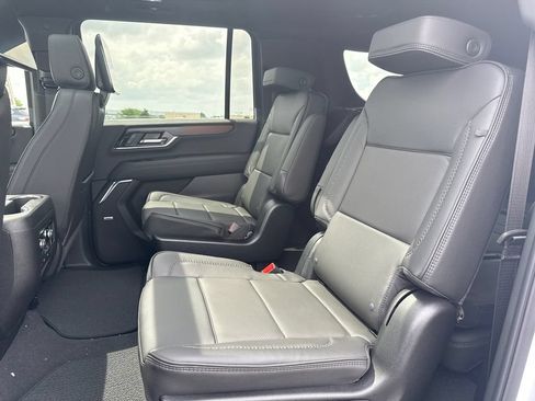 New 2026 GMC Yukon XL Denali w/ Denali Reserve Package AWD/4WD image 33