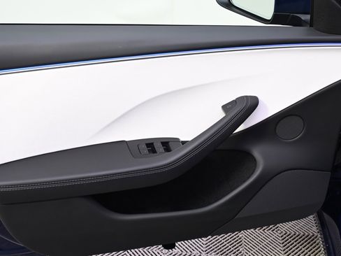 Used 2025 Tesla Model 3 Long Range image 23