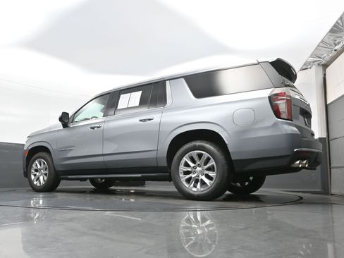 Used 2023 Chevrolet Suburban Premier AWD/4WD image 30