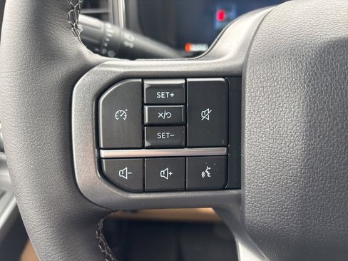 New 2026 Ford F250 Lariat w/ Black Appearance Package image 27