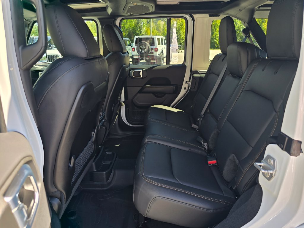 New 2027 Jeep Wrangler Unlimited Sahara AWD/4WD image 10