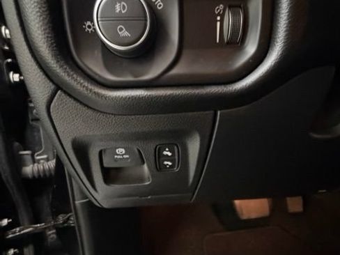 Used 2020 RAM 1500 Big Horn AWD/4WD image 22