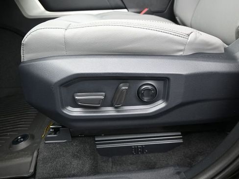 New 2026 Toyota Tundra Limited AWD/4WD image 10
