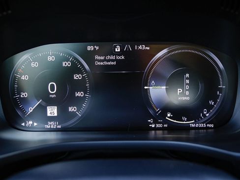 Used 2018 Volvo XC60 T8 R-Design w/ Convenience Package image 26