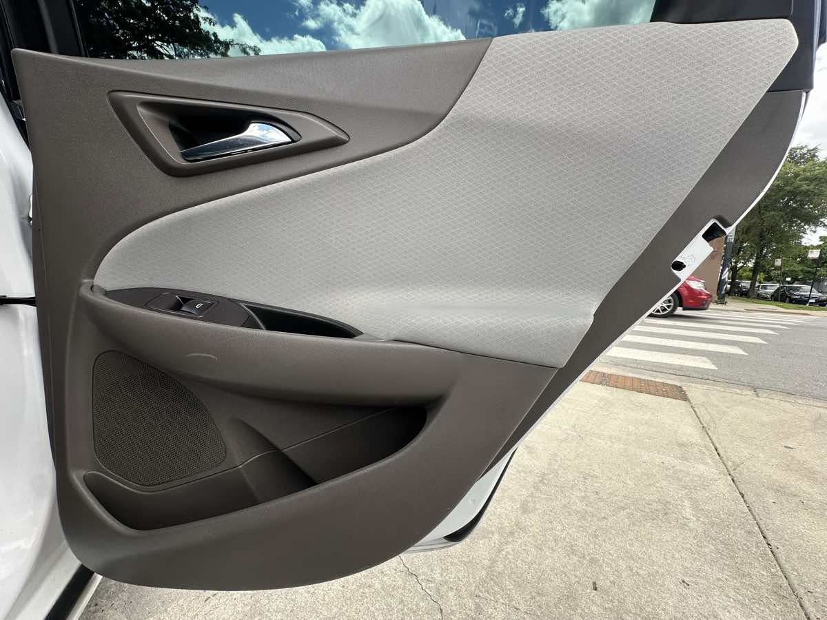 Used 2021 Chevrolet Malibu LS FWD image 30