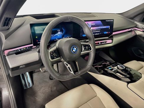 Used 2024 BMW i5 eDrive40i w/ M Sport Package RWD image 9