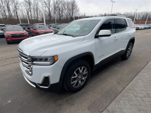Used 2023 GMC Acadia SLT image 4