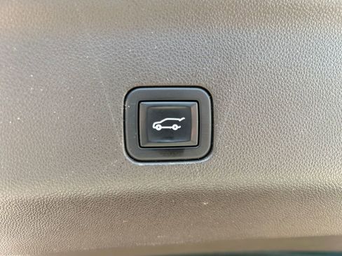 Used 2021 GMC Yukon XL SLT image 18