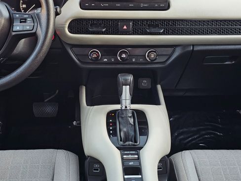 Used 2023 Honda HR-V LX image 23