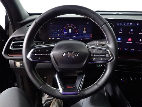 Used 2025 Chevrolet Traverse Z71 AWD/4WD image 21