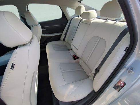 Used 2023 Hyundai Sonata SEL FWD image 9
