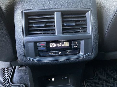 Used 2022 Volkswagen Atlas SEL image 27