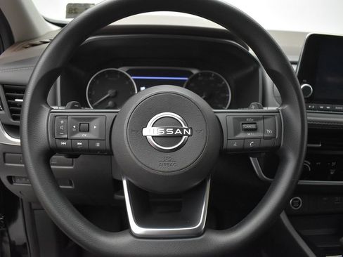 Used 2023 Nissan Rogue S AWD/4WD image 14