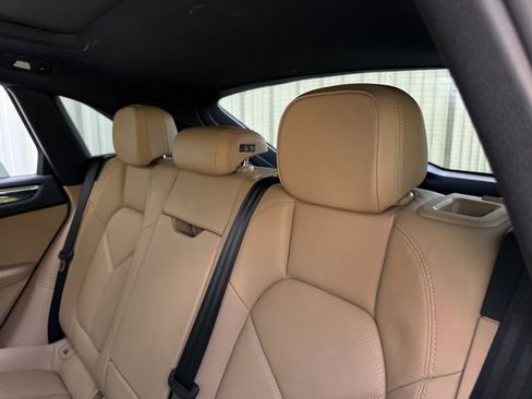 Used 2017 Porsche Macan image 20