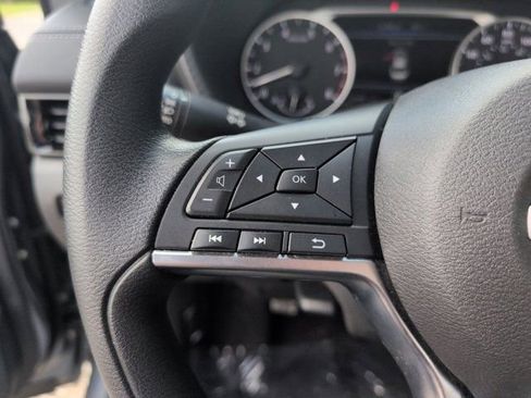 Used 2025 Nissan Sentra SV FWD image 20