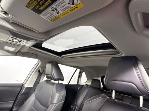 Certified 2020 Toyota RAV4 XLE Premium image 6