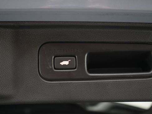 Used 2024 Honda Pilot Touring image 19