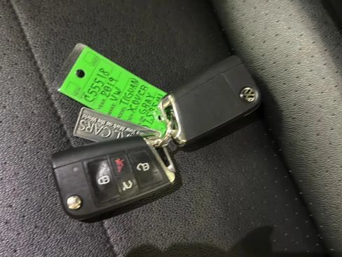 Used 2019 Volkswagen Tiguan SE FWD image 30