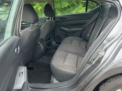 Used 2025 Nissan Altima 2.5 SV FWD image 9
