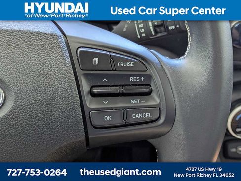Certified 2022 Hyundai Venue Limited FWD image 26