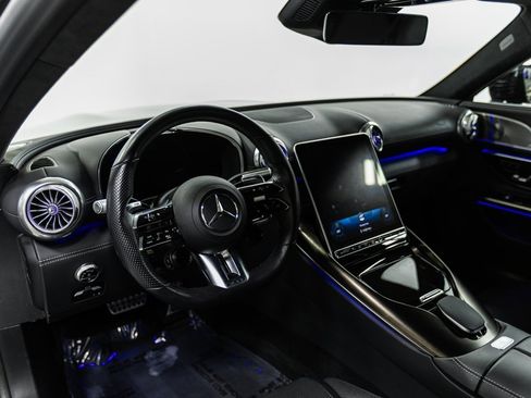 Used 2022 Mercedes-Benz SL 55 AMG 4MATIC w/ Driver Assistance Package image 9