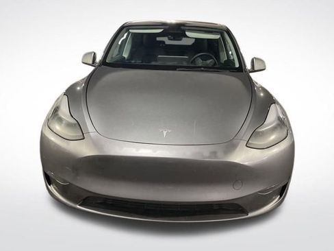Used 2025 Tesla Model Y Long Range image 3