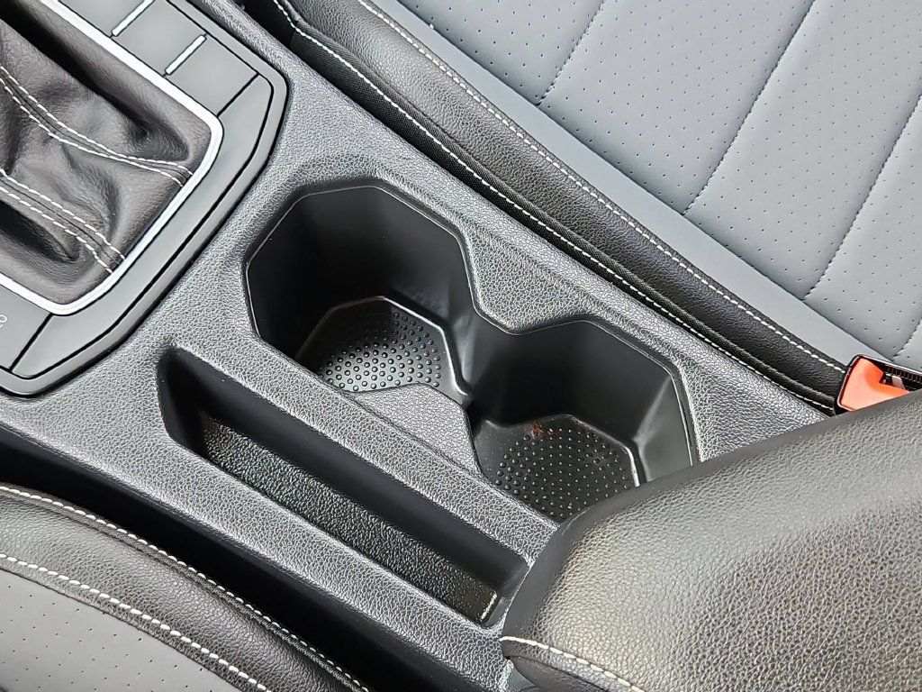 Used 2025 Volkswagen Jetta SE FWD image 23
