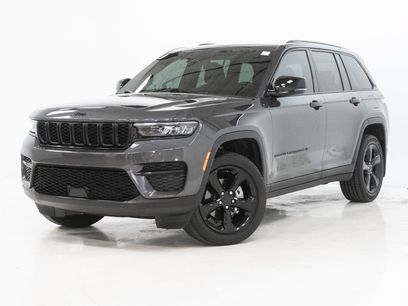 Used 2025 Jeep Grand Cherokee Altitude