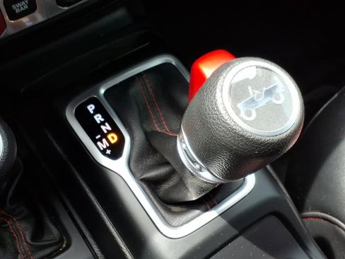 Used 2018 Jeep Wrangler Unlimited Rubicon AWD/4WD image 18