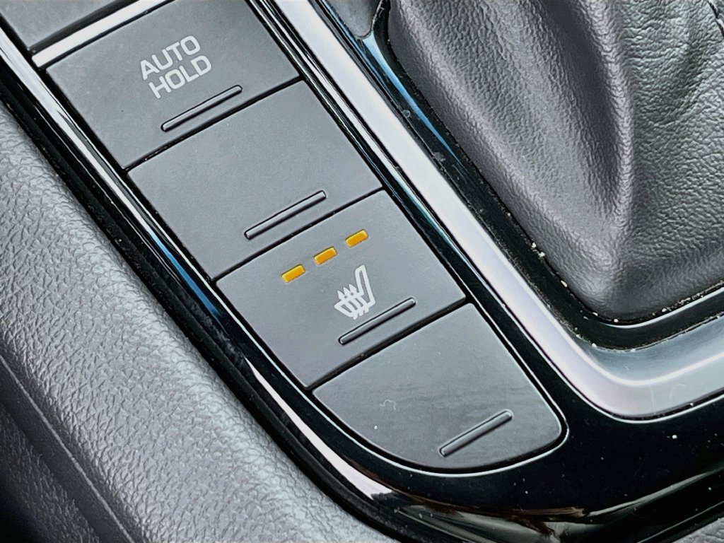 Used 2020 Hyundai Ioniq SE FWD image 19