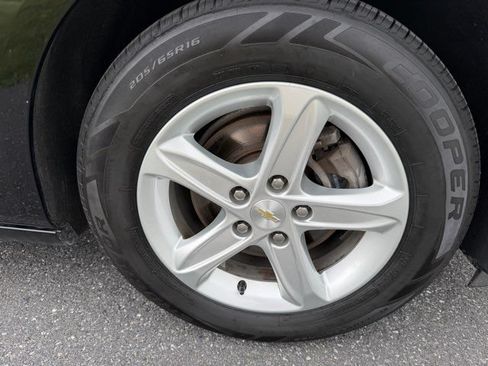 Used 2023 Chevrolet Malibu LS FWD image 28