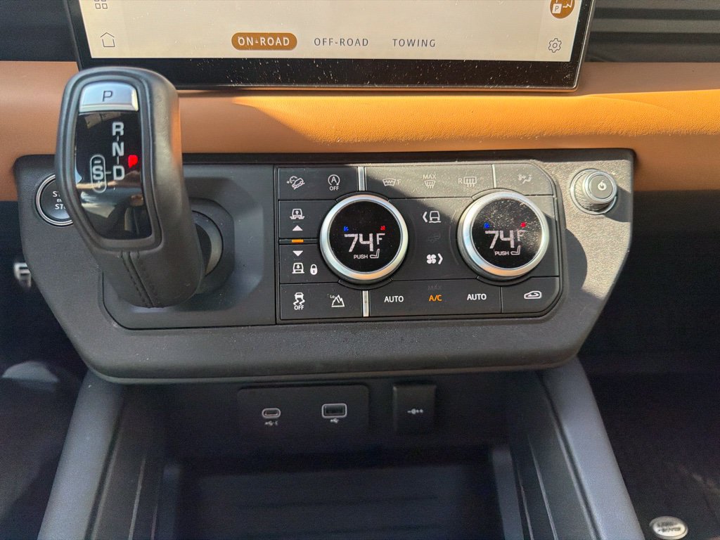 Used 2023 Land Rover Defender 110 V8 AWD/4WD image 15
