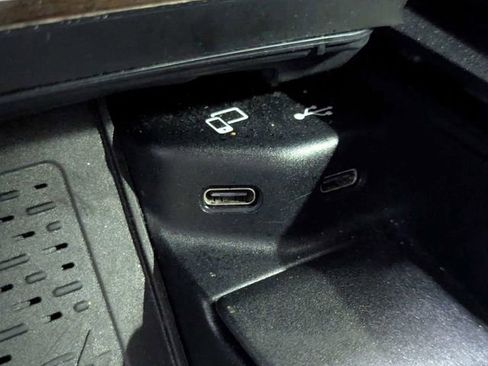 Used 2021 Mercedes-Benz GLS 580 4MATIC image 17