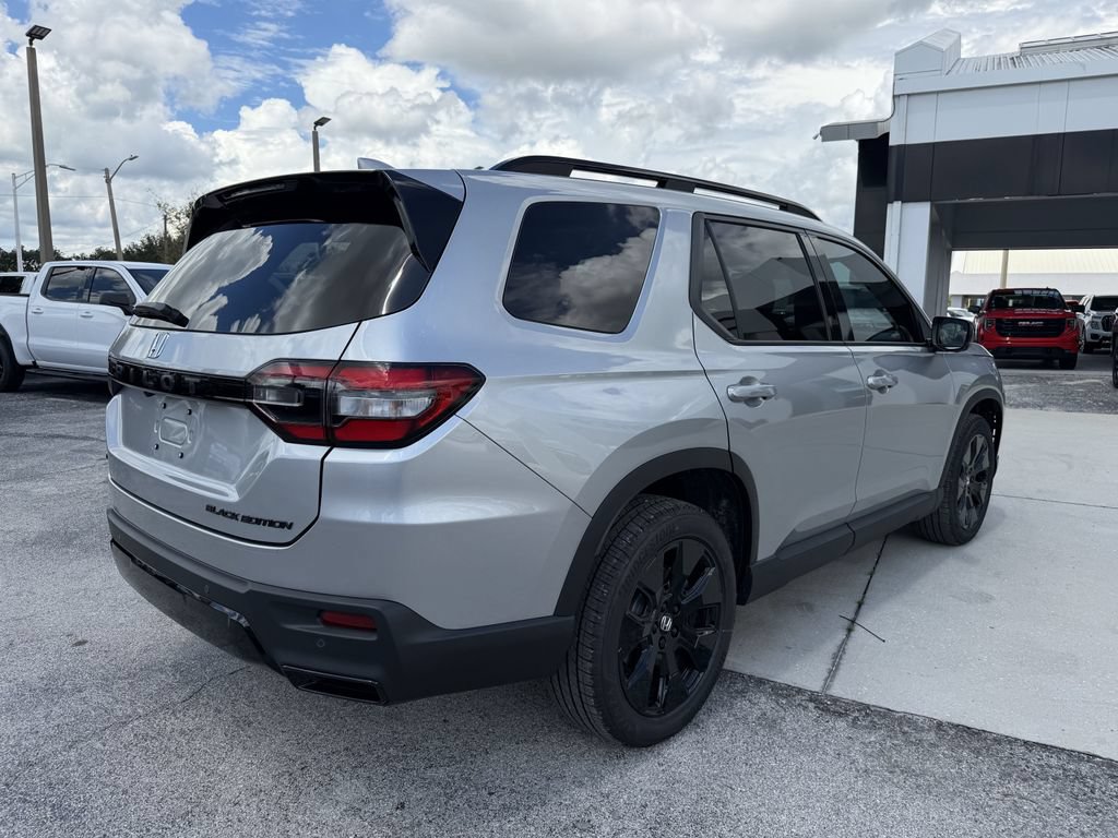 New 2026 Honda Pilot Black Edition image 4