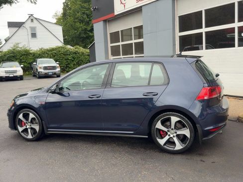 Used 2017 Volkswagen GTI SE FWD image 7