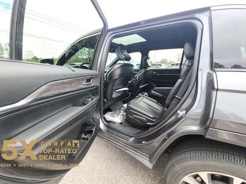 Used 2022 Jeep Grand Cherokee L Overland w/ Luxury Tech Group IV image 27