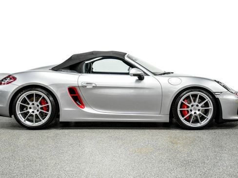 Used 2016 Porsche Boxster Spyder image 16