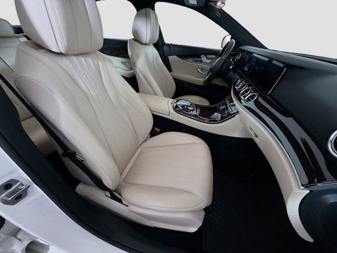 Certified 2019 Mercedes-Benz E 300 4MATIC image 29