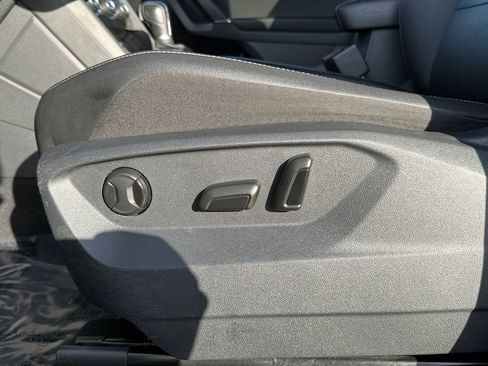 Used 2018 Volkswagen Tiguan SEL image 10