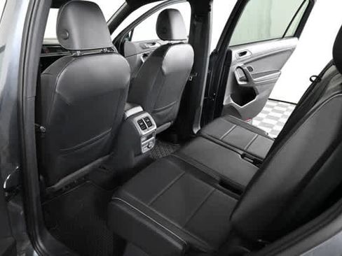 Used 2021 Volkswagen Tiguan SE R-Line image 16