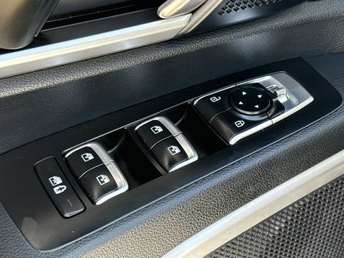 Used 2025 Kia Telluride S AWD/4WD image 21