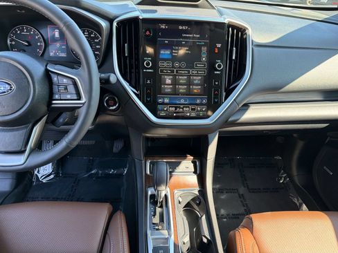 Used 2025 Subaru Ascent Touring AWD/4WD image 19