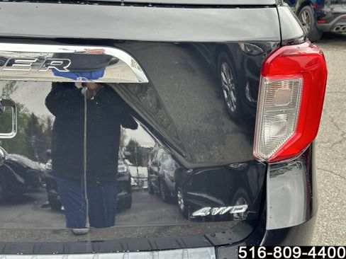 Used 2023 Ford Explorer XLT AWD/4WD image 35
