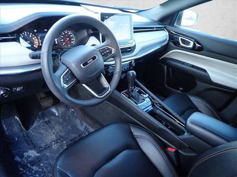 Used 2024 Jeep Compass Limited image 10