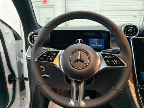 Used 2026 Mercedes-Benz GLC 300 image 15